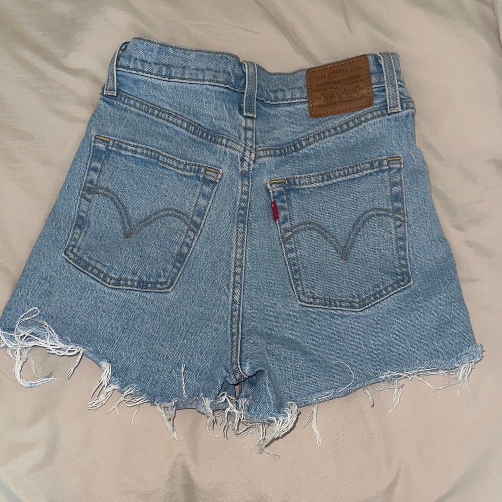 Levi's Women's 26 Light Blue high waisted ribcage Frayed Denim Shorts
